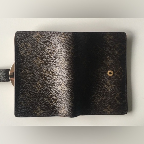 Louis Vuitton Vintage Viennois Wallet with Kisslock. Authentic and rare. - Picture 8 of 17